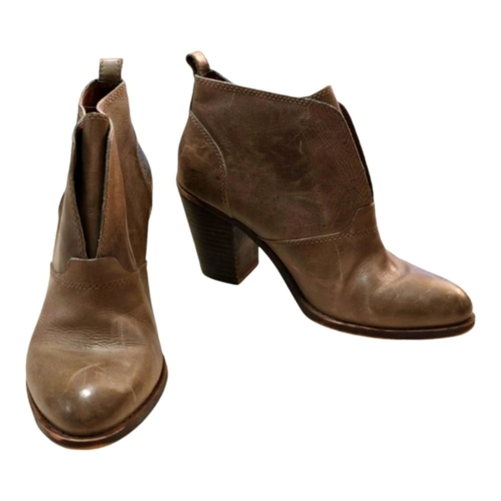 Lucky Brand Ehllen Leather Taupe Heeled Ankle Bootie Almond Toe Women's Size 9